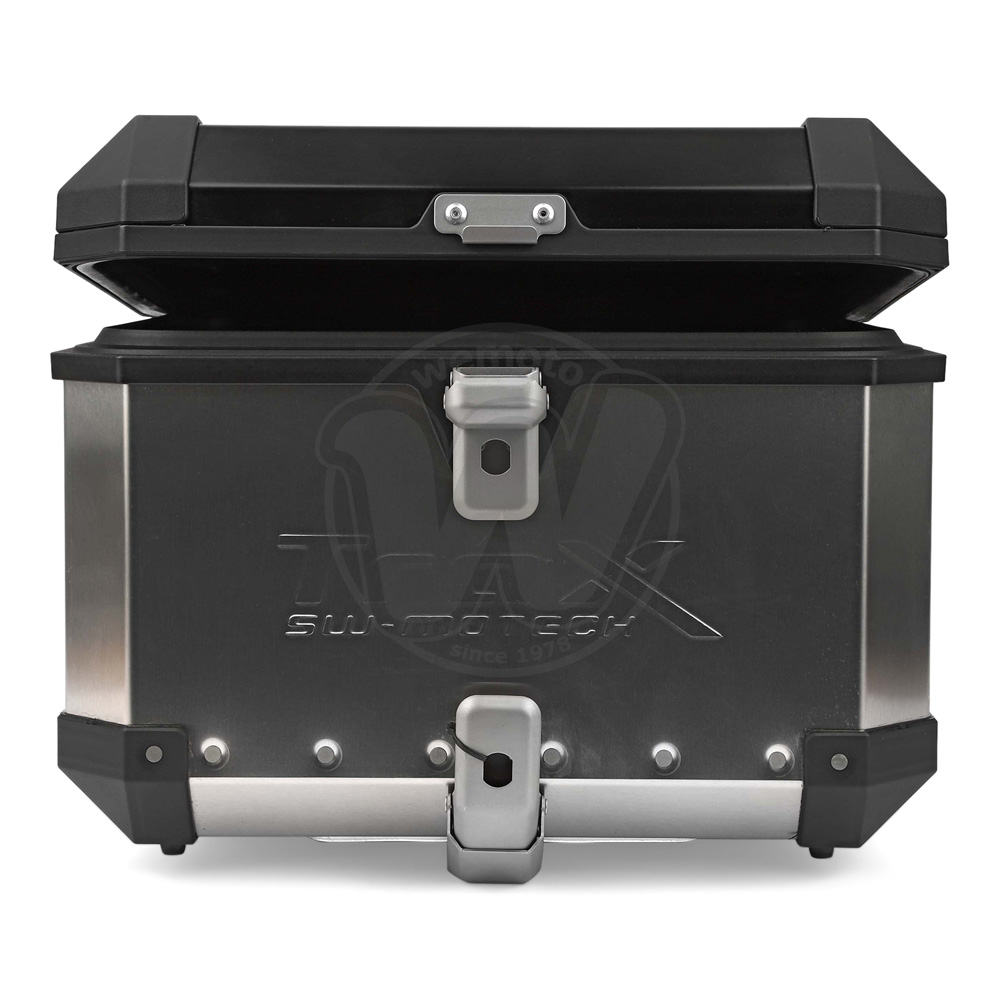 0NL5433_ae3019 three.jpg